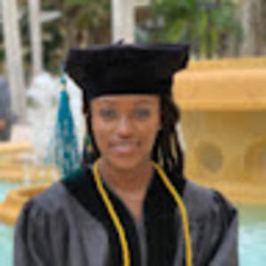 Meet your Posher, Stacy